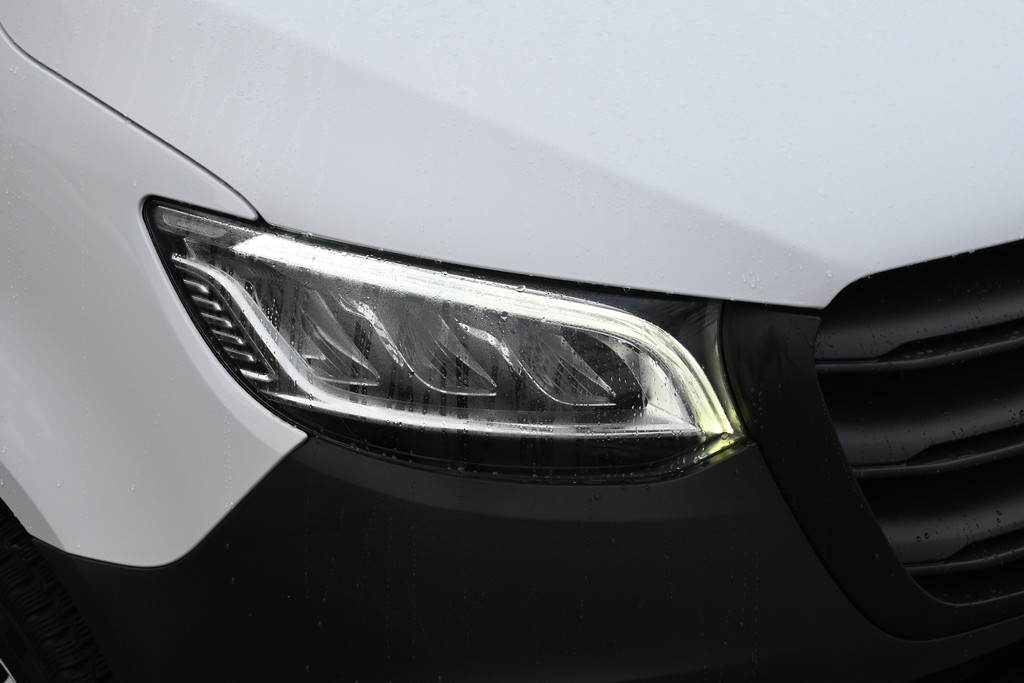 Mercedes-Benz Sprinter 9