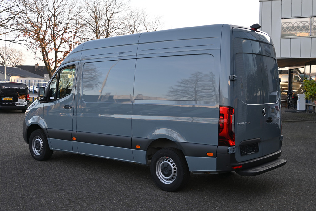 Mercedes-Benz Sprinter 10
