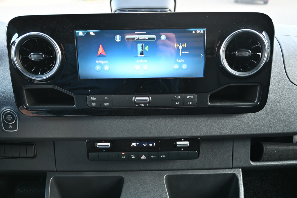 Mercedes-Benz Sprinter 4