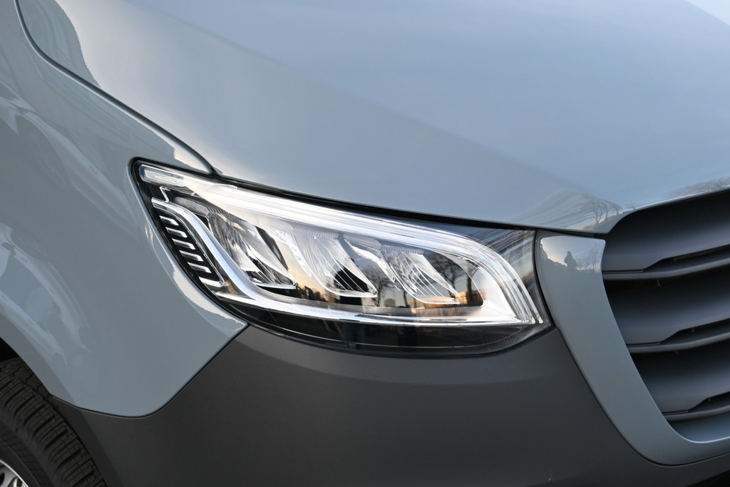 Mercedes-Benz Sprinter 9