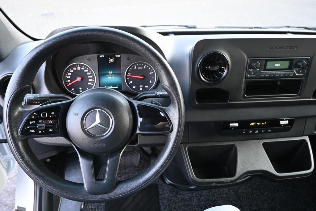 Mercedes-Benz Sprinter 12