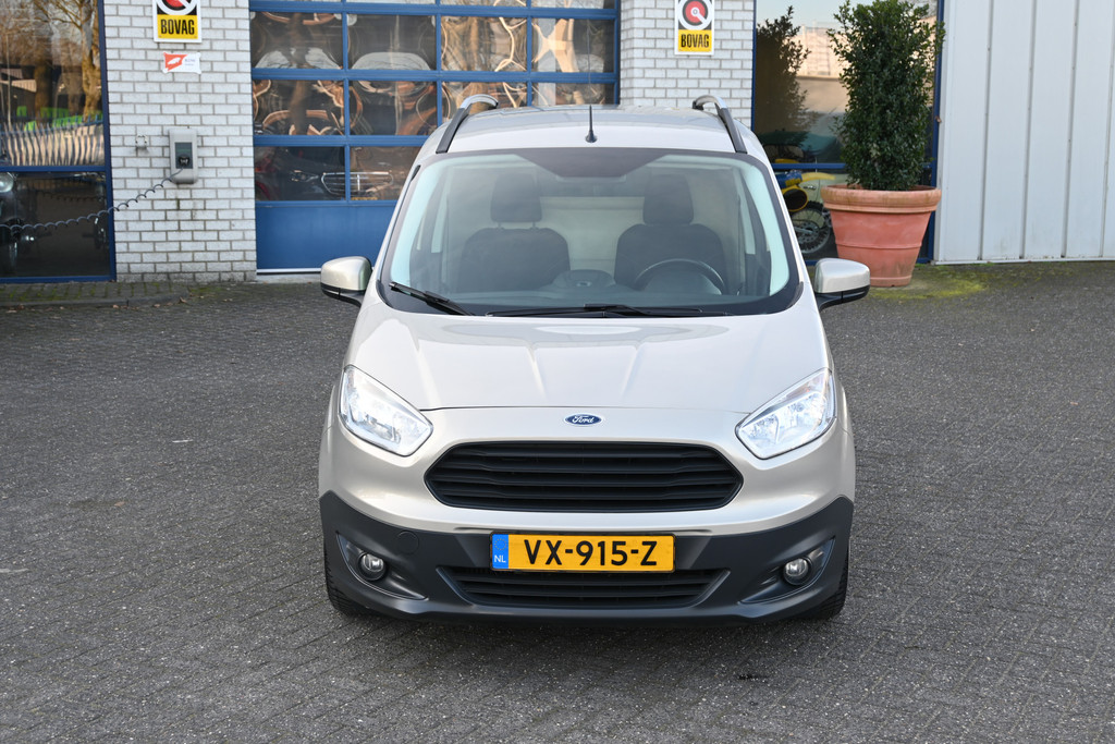 Ford Transit Courier 1