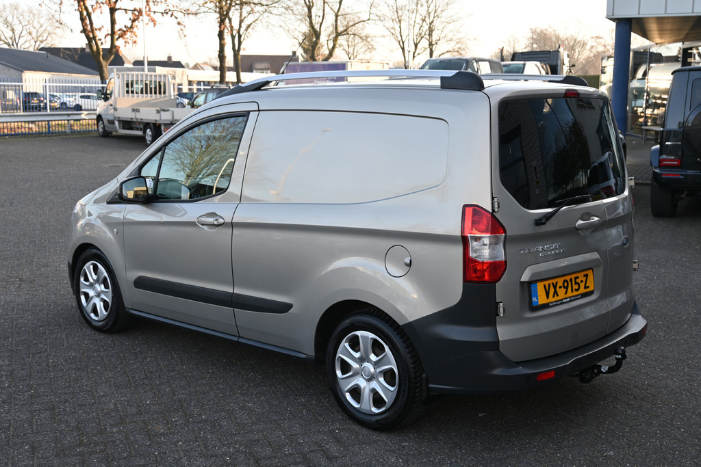 Ford Transit Courier 10