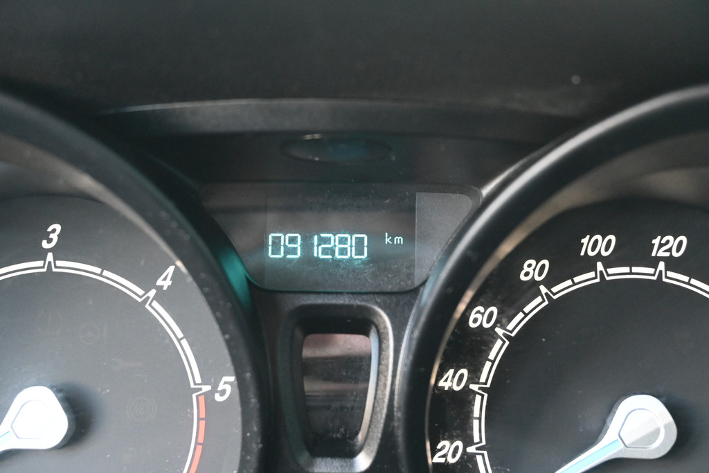 Ford Transit Courier 12