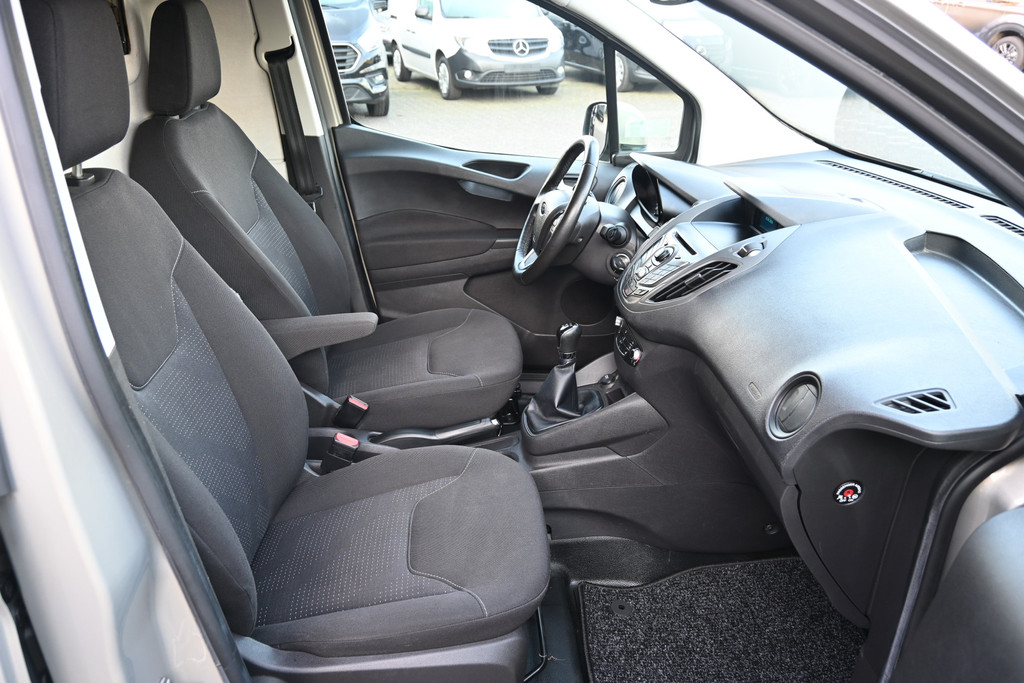 Ford Transit Courier 6