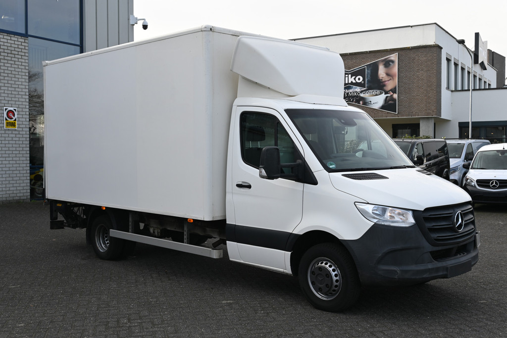 Mercedes-Benz Sprinter 10