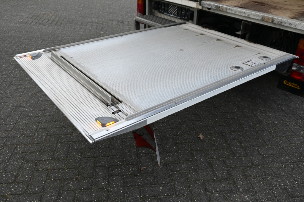 Mercedes-Benz Sprinter 14