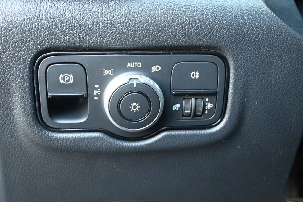 Mercedes-Benz Vito 13