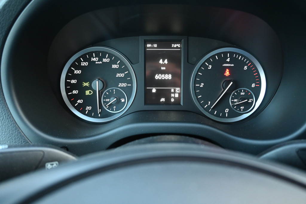 Mercedes-Benz Vito 12