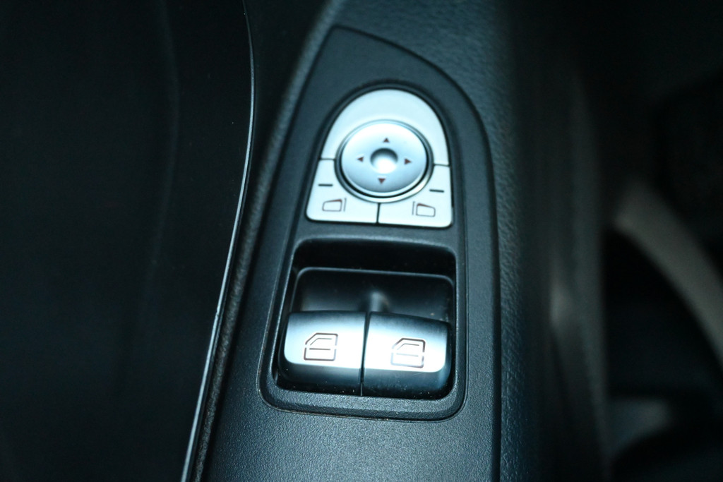 Mercedes-Benz Vito 17