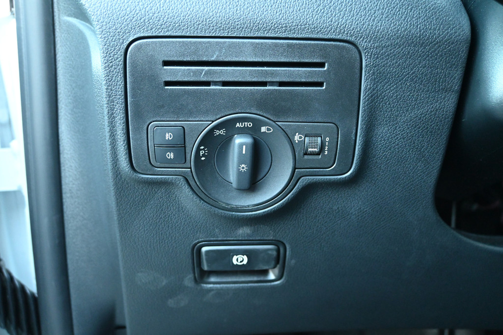 Mercedes-Benz Vito 18