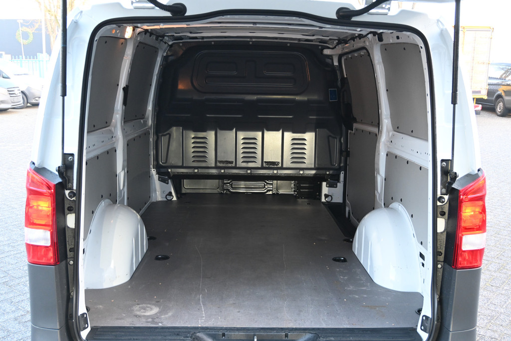 Mercedes-Benz Vito 9