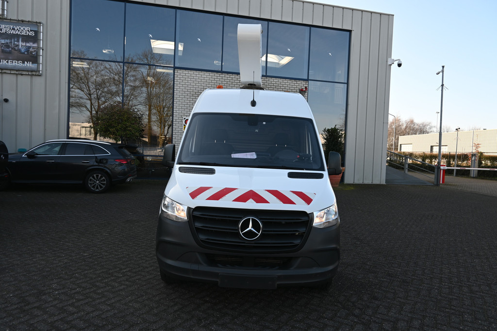 Mercedes-Benz Sprinter 12