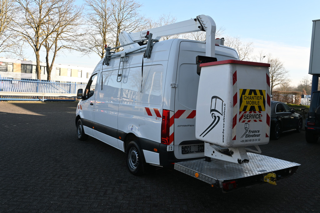 Mercedes-Benz Sprinter 14