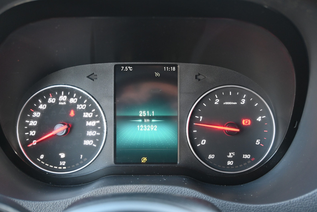 Mercedes-Benz Sprinter 25