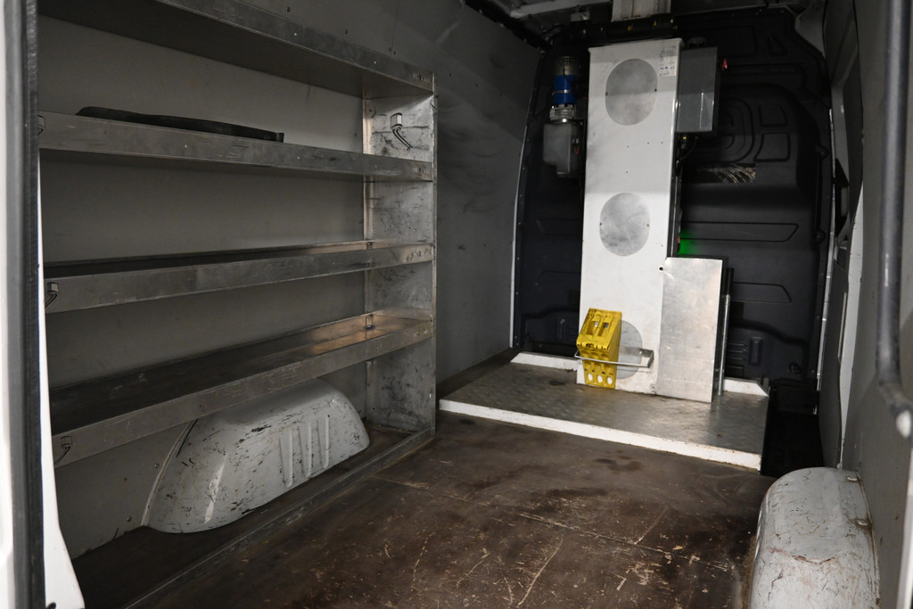 Mercedes-Benz Sprinter 17