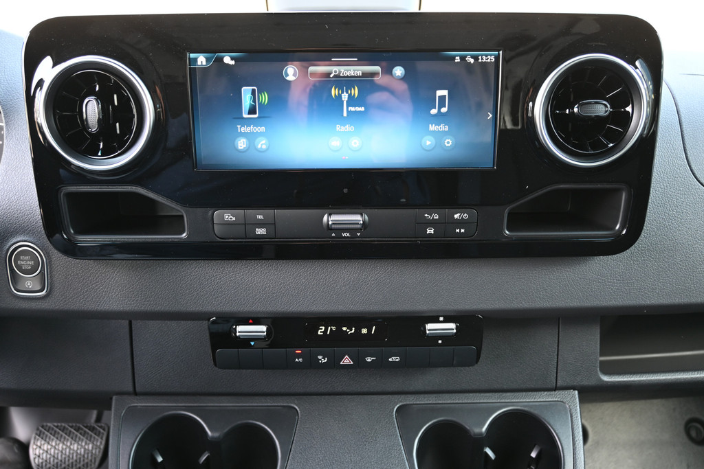 Mercedes-Benz Sprinter 4