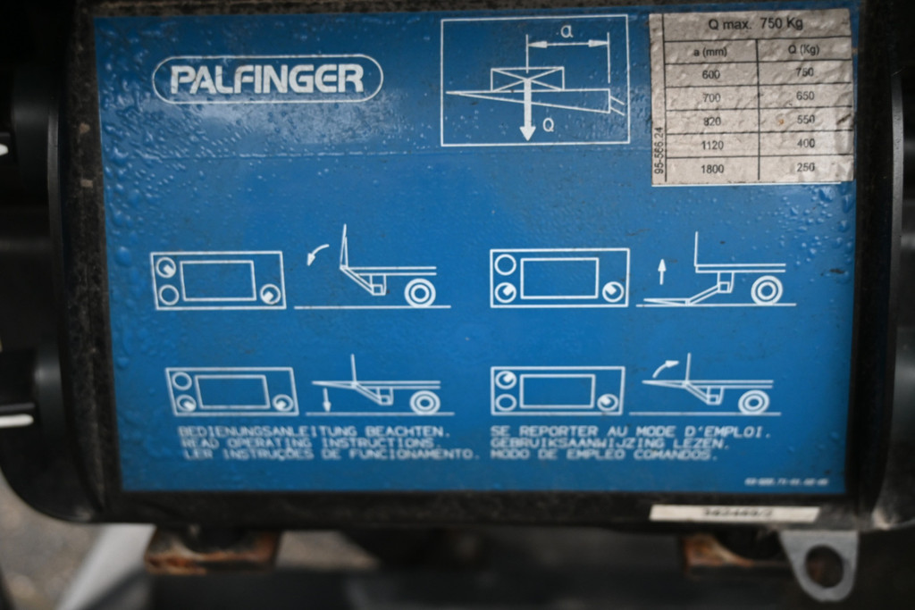 Mercedes-Benz Sprinter 12