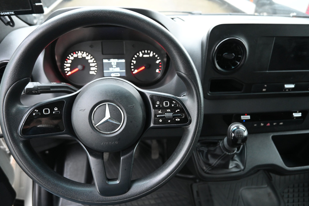 Mercedes-Benz Sprinter 13