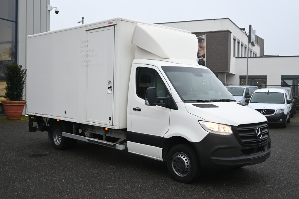 Mercedes-Benz Sprinter 8