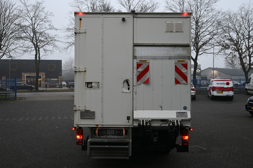 Mercedes-Benz Sprinter 9