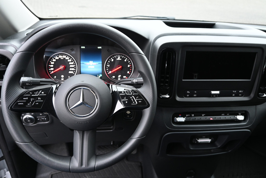 Mercedes-Benz Vito 13