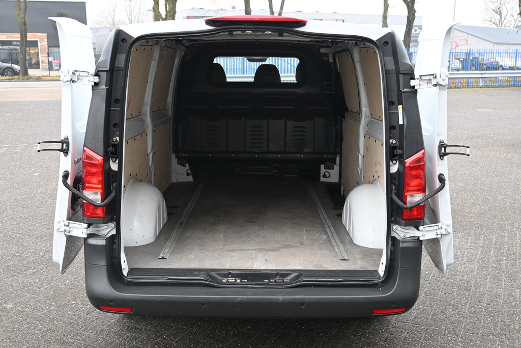 Mercedes-Benz Vito 11
