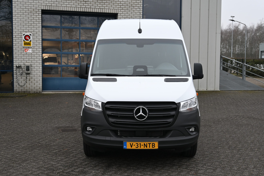 Mercedes-Benz Sprinter 1
