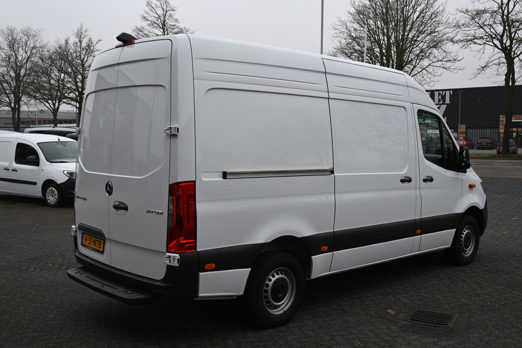 Mercedes-Benz Sprinter 2