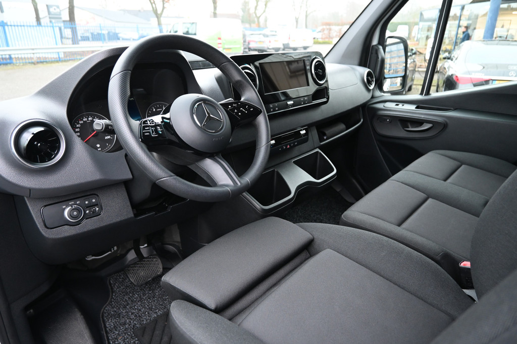 Mercedes-Benz Sprinter 3