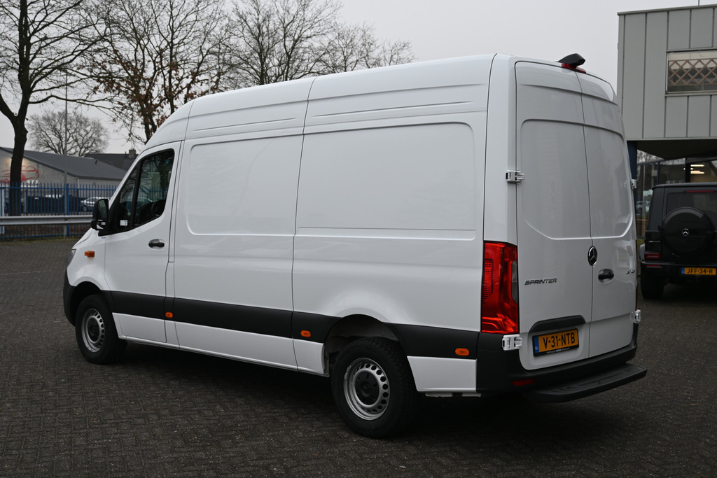 Mercedes-Benz Sprinter 9