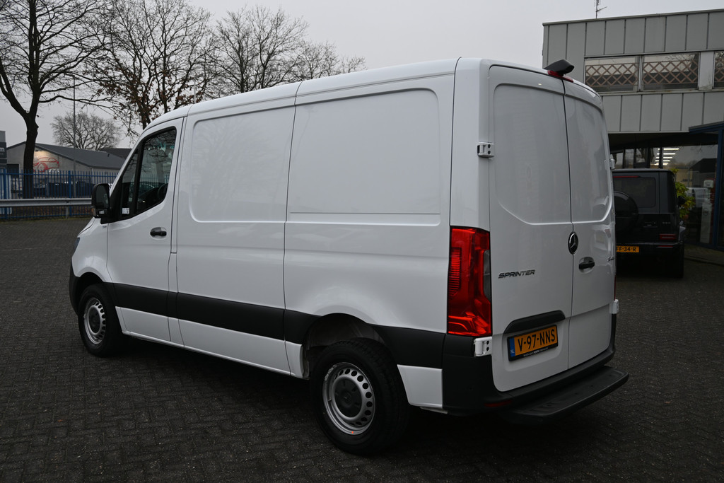 Mercedes-Benz Sprinter 10