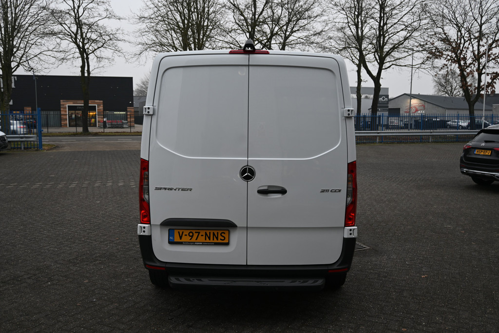 Mercedes-Benz Sprinter 11