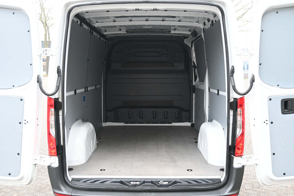 Mercedes-Benz Sprinter 12