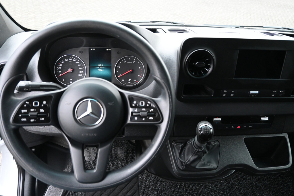 Mercedes-Benz Sprinter 14