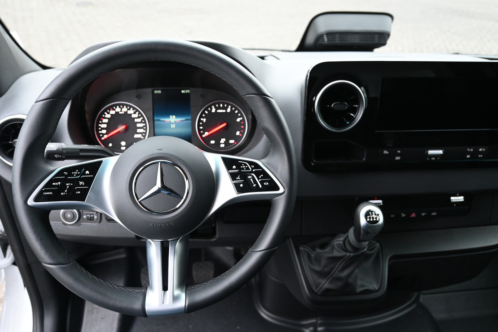 Mercedes-Benz Sprinter 8