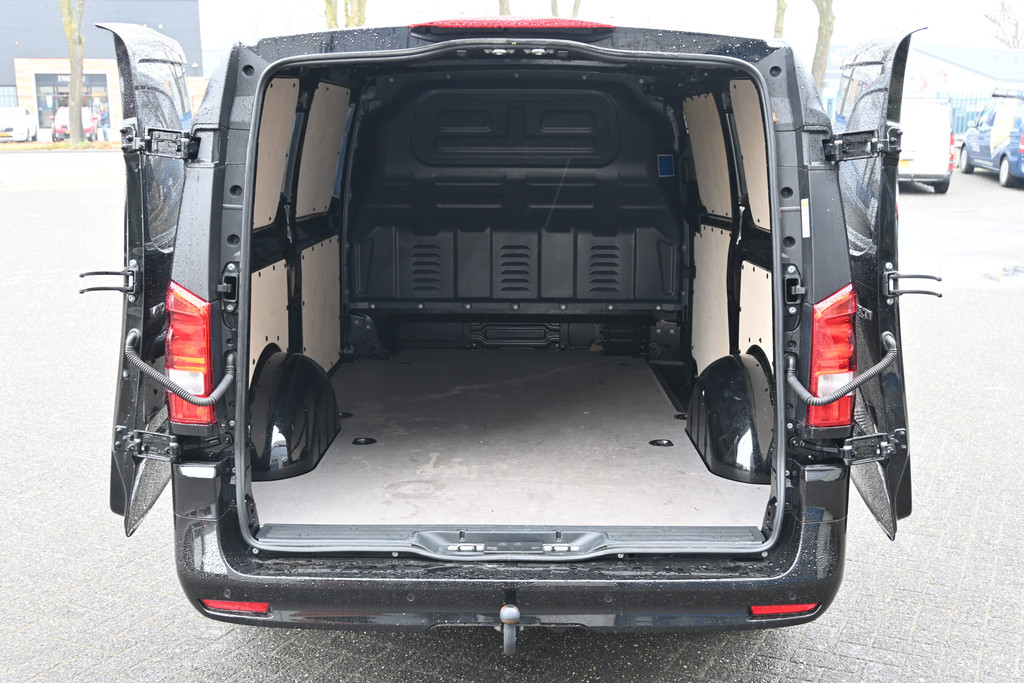 Mercedes-Benz Vito 12