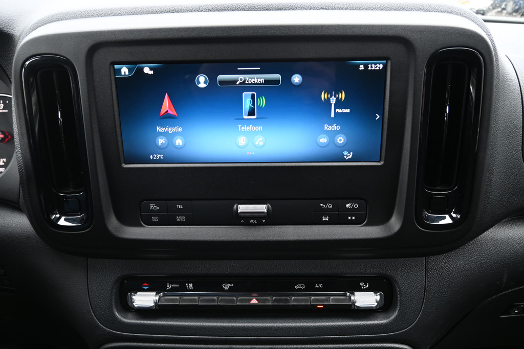 Mercedes-Benz Vito 4