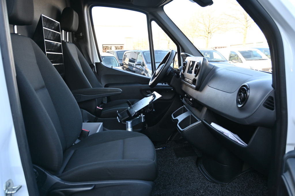 Mercedes-Benz Sprinter 8