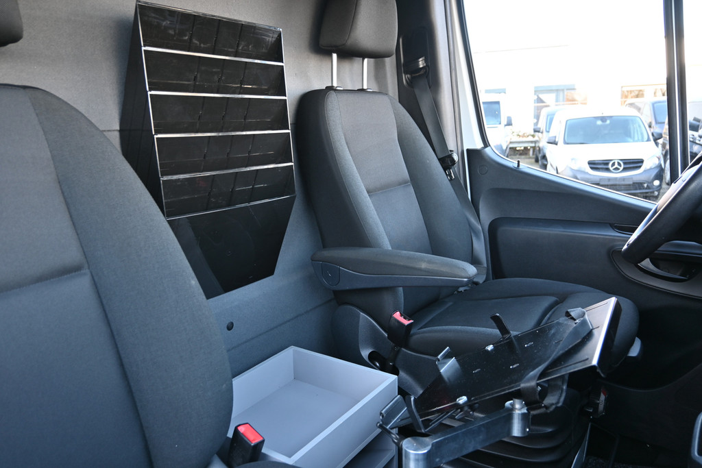 Mercedes-Benz Sprinter 9