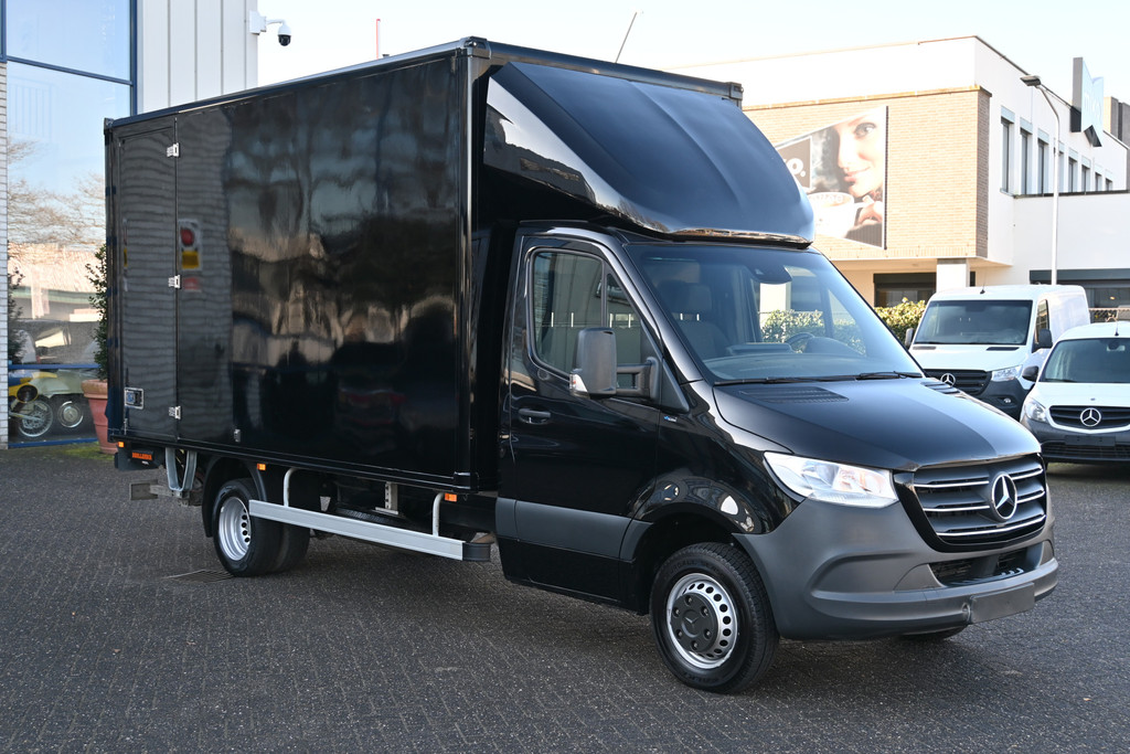 Mercedes-Benz Sprinter 10