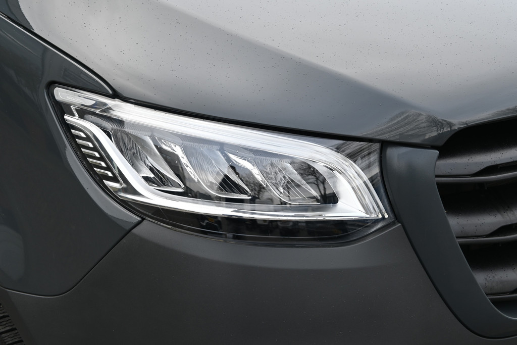 Mercedes-Benz Sprinter 10