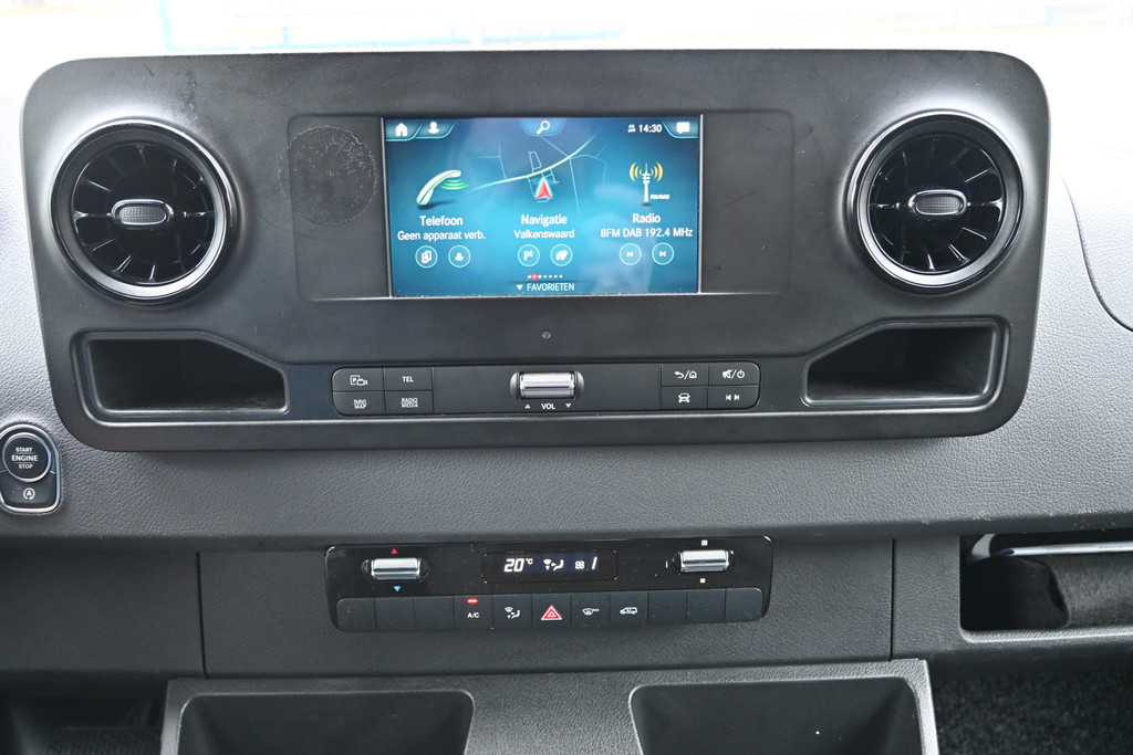 Mercedes-Benz Sprinter 4