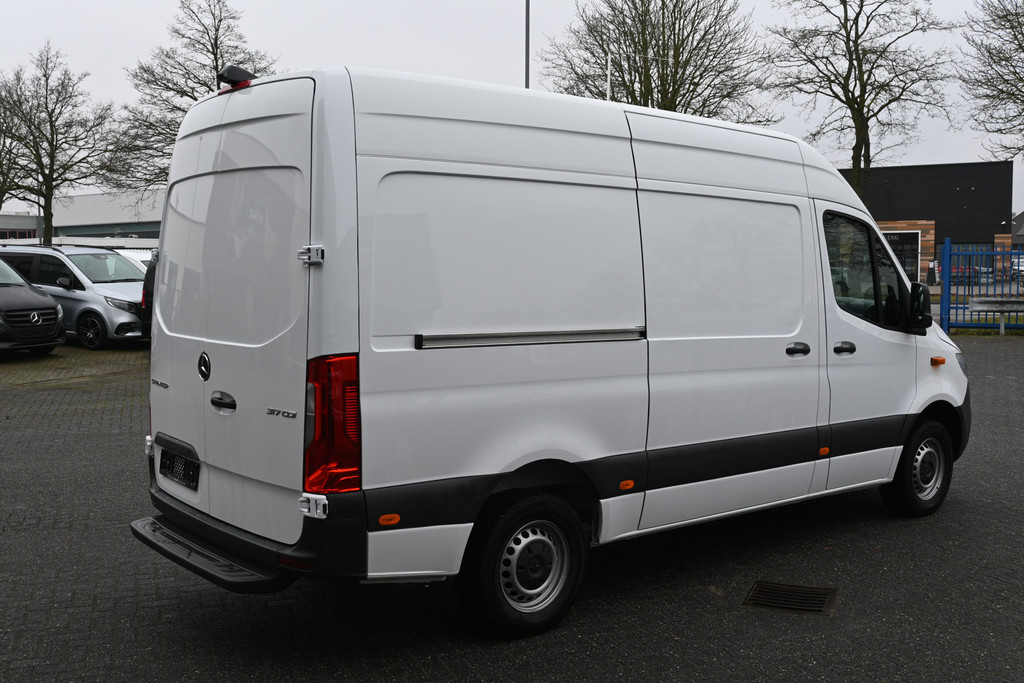 Mercedes-Benz Sprinter 2