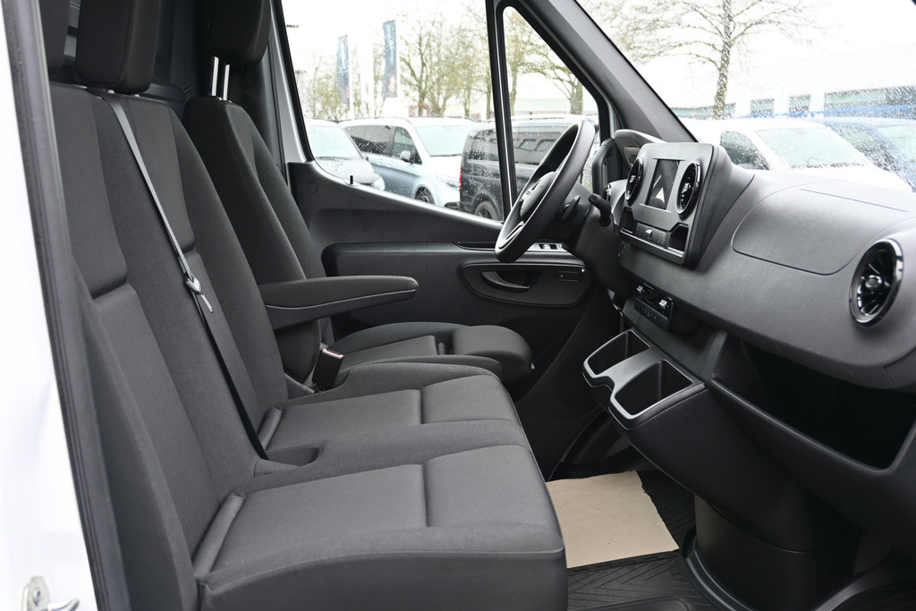 Mercedes-Benz Sprinter 8