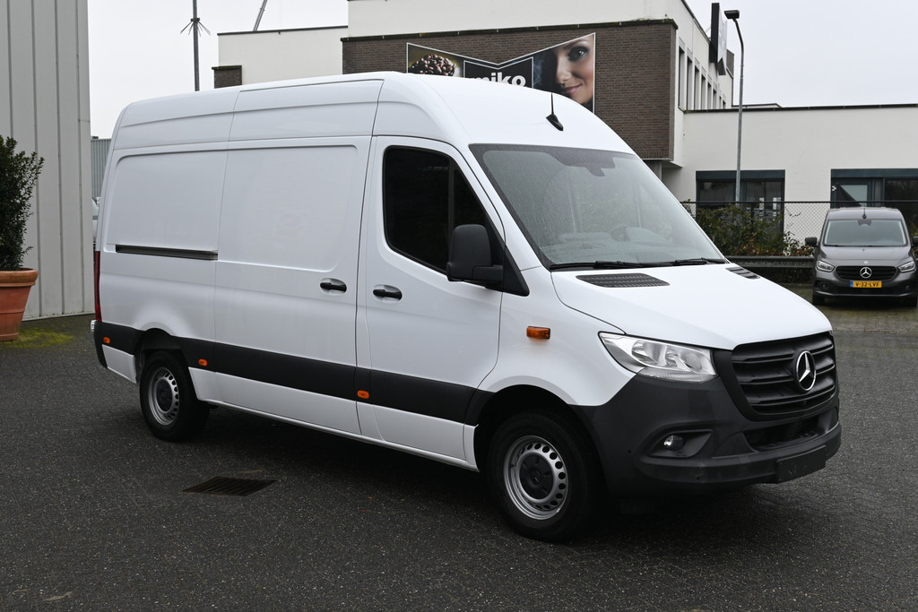 Mercedes-Benz Sprinter 9