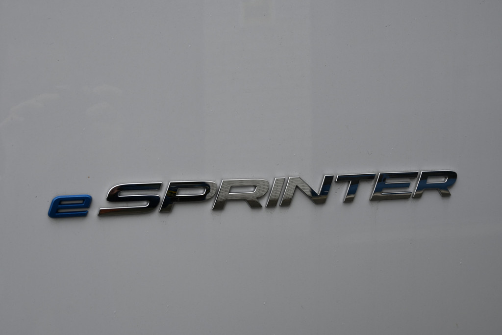 Mercedes-Benz eSprinter 9