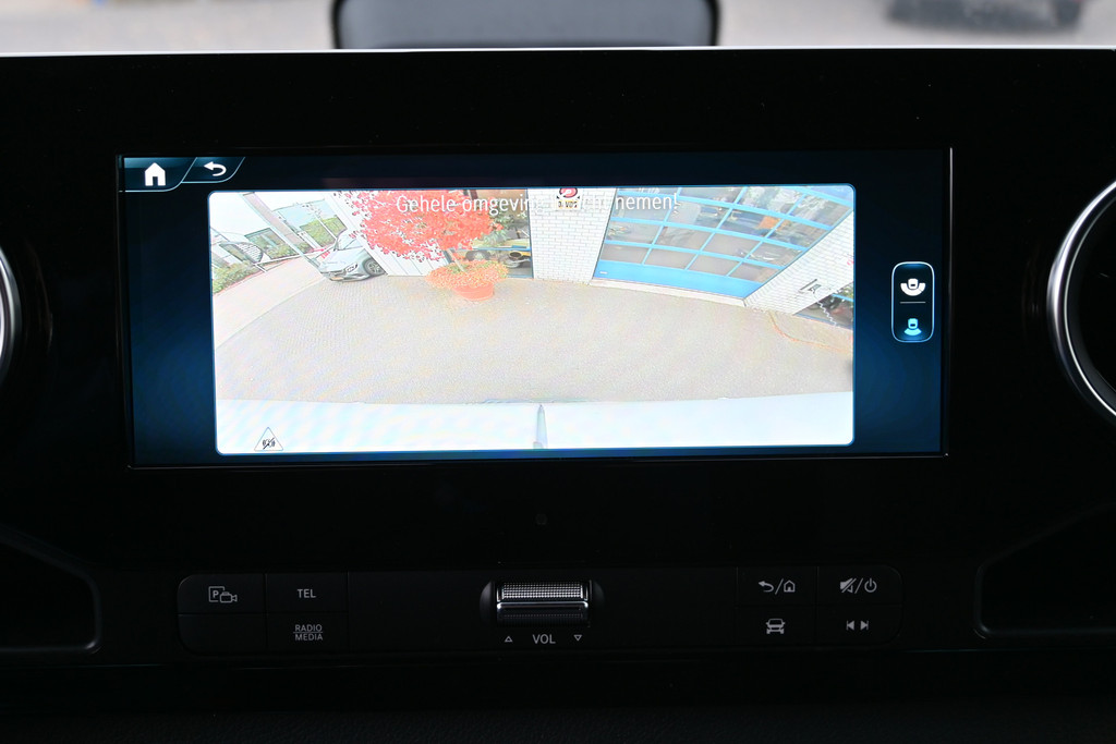 Mercedes-Benz eSprinter 4