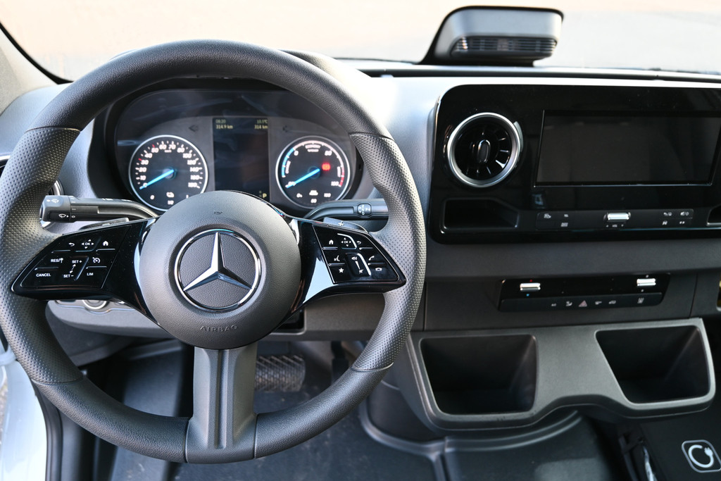 Mercedes-Benz eSprinter 13