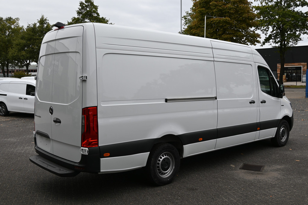 Mercedes-Benz eSprinter 2